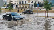 Erzurum’da aniden bastıran sağanak şehri kilitledi