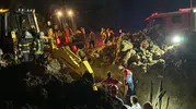 Su kuyusunda göçük faciası: Baba ve oğlu toprak altından sağ çıkarıldı