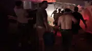 Fethiye'de yangın gecesi Karagedik'te kovalarla destek