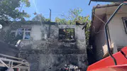 Pendik’te terk edilmiş evdeki yangın komşu binayı küle çevirdi