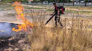 Gevaş’ta hastane yakınındaki yangın paniği büyümeden engellendi