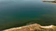 Van Gölü'nün Adilcevaz kıyılarında şaşırtan renk değişimi