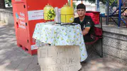 Sakaryalı 14 yaşındaki genç limonata satarak aylık 90 bin lira kazanıyor