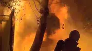 Demirci dükkanında akşam yangını, ekipler müdahale etti