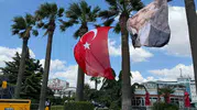 Balıkesir'de 30 Ağustos krizi: Bayrağın yanındaki boşluk büyük tartışma yarattı