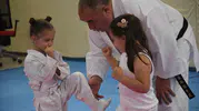 Yenikent’in çocukları karate ile disiplin kazanıyor