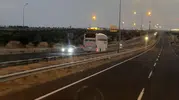 Şanlıurfa otobanında yolcu otobüsü ters şeride girdi