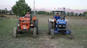 Erzurum’da iki arkadaşın çay keyfi traktör yarışına dönüştü