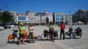 İranlı akademisyenler bisikletle Samsun'a ulaştı