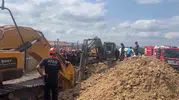 Tuzla'da inşaat alanında toprak kayması Bir işçi mahsur kaldı