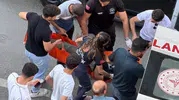 Yüksekova’da caddenin ortasında bayılan vatandaşa hızlı müdahale