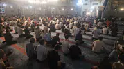 Kandil gecesinde İzzet Paşa Camisi'ne akın