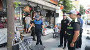 Küçükçekmece'de kaldırımları işgal edenlere zabıta engeli