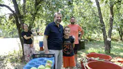 Gürsu’nun minik armut üreticisi belediye başkanını kendine hayran bıraktı