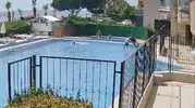 Mersin'de havuz başında saniyelerle gelen hayat kurtarma anı