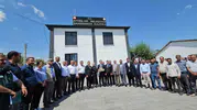 Bitlis Valisi Adilcevaz tarlalarında çiftçinin mesaisine ortak oldu