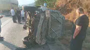D-400 karayolunda korku dolu anlar: Hafif ticari araç devrildi