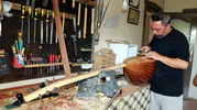 Vanlı ustanın elinden çıkan bağlamalar dünya sahnelerinde yankılanıyor