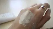 Güneş kremi alışverişinde dijital platformlar zirveye yerleşti