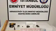 Arnavutköy'deki evde matkapla açılan kalaslardan uyuşturucu çıktı