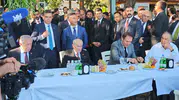 Bahçeli, Malazgirt programı için geldiği Ahlat'ta vatandaşlarla buluştu
