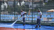 Kuşadası'nda tenis tutkunları için hijyen mesaisi