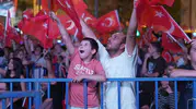 Denizli’de 30 Ağustos coşkusu: Delikliçınar Meydanı Sagopa Kajmer ile inledi