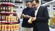 Market raflarında fiyat ve tarih denetimi Zabıta sahadaydı
