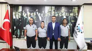 Çiğli Belediyesi otoparkındaki saldırganı durduran personele ödül