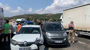 Bingöl'de otomobil ile hafif ticari araç çarpıştı, 2 kişi yaralandı