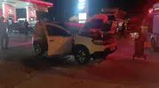 Yüksekova yolunda seyir halindeki araç bir anda alev topuna döndü