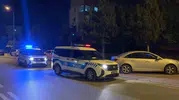 Komşu kavgası hastanede bitti Kaldırım taşıyla vurdu