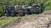 Zonguldak Alaplı'da beton mikseri virajı alamayıp şarampole devrildi