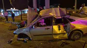 Direğe çarpan otomobildeki 4 kişi hastaneye kaldırıldı