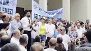 Adana’da servisçiler ve belediye arasında plaka gerginliği