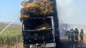 Tekirdağ yolunda saman yüklü kamyon küle döndü