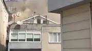 Kağıthane'de korkutan çatı yangını