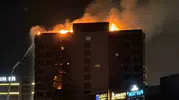 Diyarbakır'da 12 katlı plaza alevlere teslim oldu, son anda kurtarıldı