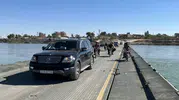 Deyrizor’da kurulan köprü bir ayda yüz binlerce kişiye yol oldu