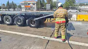 İskenderun yolunda seyir halindeki tır bir anda alev aldı