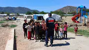 Serada çalışan 53 işçiye jandarmadan dolandırıcılık dersi