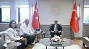 Bakan Uraloğlu okul saldırısında hayatını kaybeden çocuğun ailesiyle buluştu