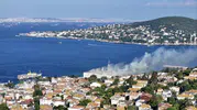 Heybeliada Deniz Harp Okulu çatısındaki yangın kontrol altına alındı