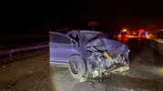 Manisa Kula yolunda gece yarısı otomobiller kafa kafaya çarpıştı