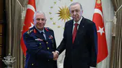 Erdoğan emekliye ayrılan Hava Kuvvetleri Komutanı ile görüştü