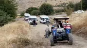 Kahta-Sincik yolunda çile bitmiyor, vatandaş tarla yoluna mahkum