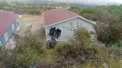 Sabah traktörü evin duvarına daldı, odada uyuyan çocuk yaralandı