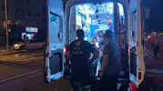 Kurşunların hedefi oldu, yardım beklemek yerine tramvaya bindi