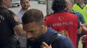 Bordo-Mavili Kafile Budapeşte'de