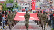 Bayburt meydanında 30 Ağustos gururu: Barlar ekibi izleyenleri büyüledi
